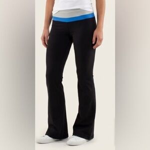 RARE REVERSIBLE Vintage Lululemon Groove Flare Pants - Blue/Grey/Black
